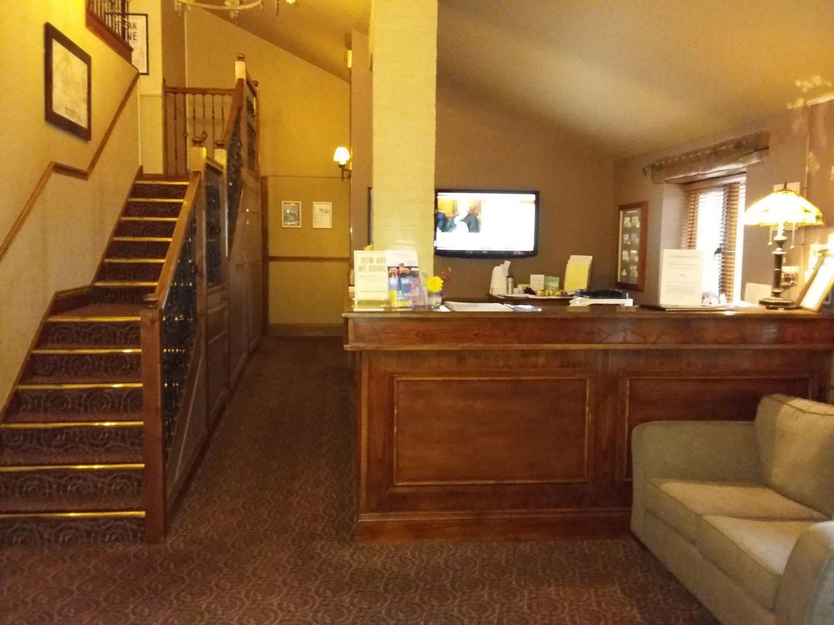 The Huntsman Inn 霍姆弗斯 外观 照片