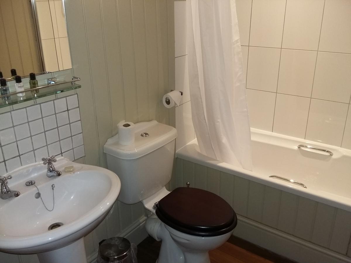 The Huntsman Inn 霍姆弗斯 外观 照片